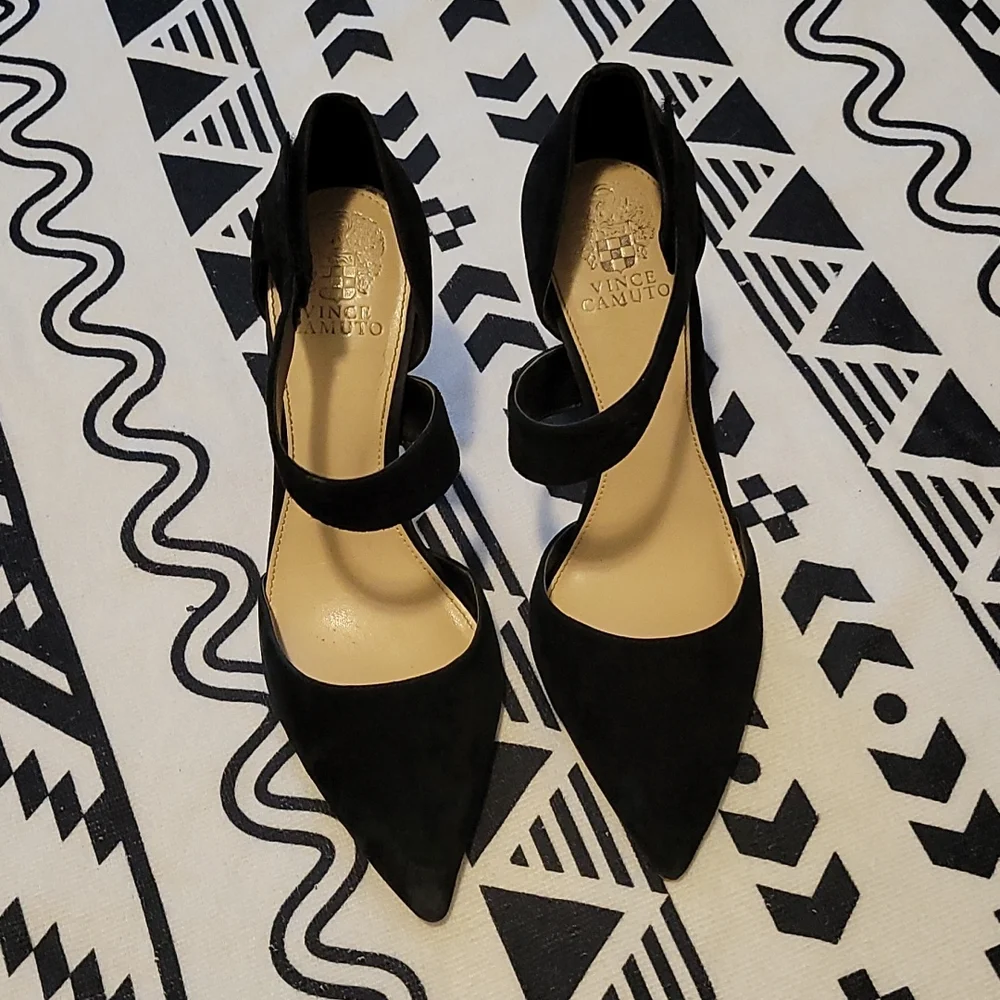 Shoes - Picture 2 of 4